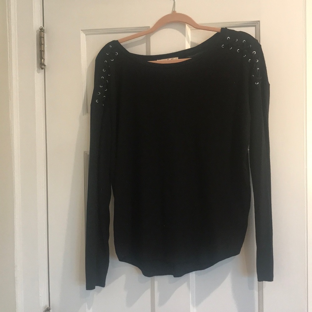 Express Lace Up Shoulder Long Sleeve Shirt